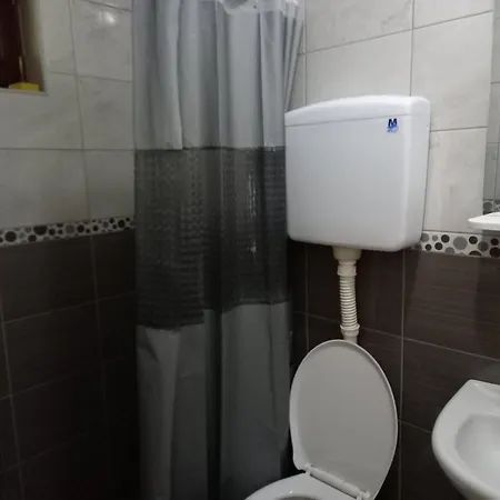 아파트 Medju Borovima Vinci