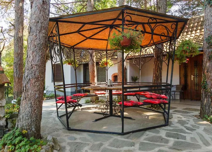 Medju Borovima 아파트 *